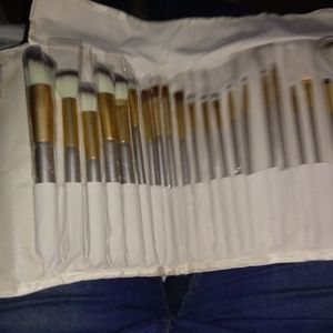 Makeup brushes